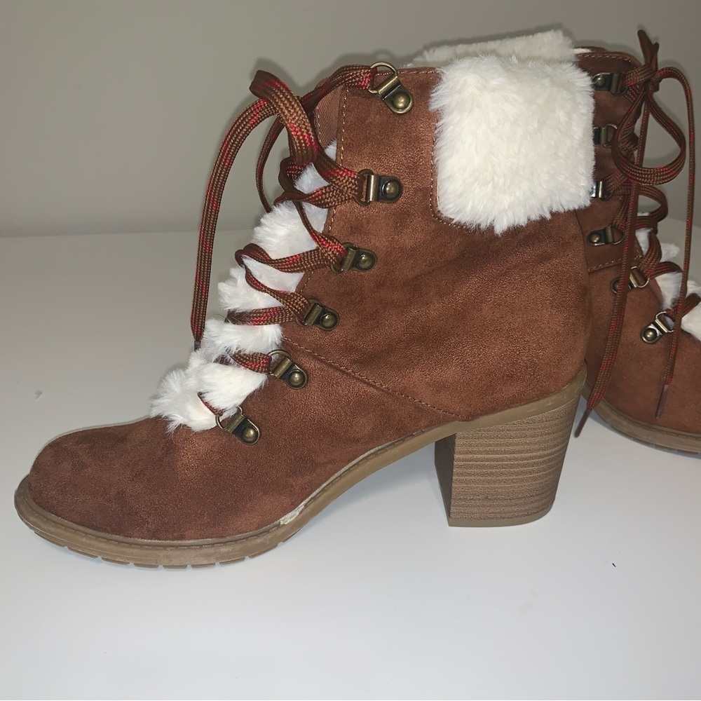 ☀️A New Day- Faux Fur And Faux Suede Lace-Up Booties Size 10 - Picture 4 of 12